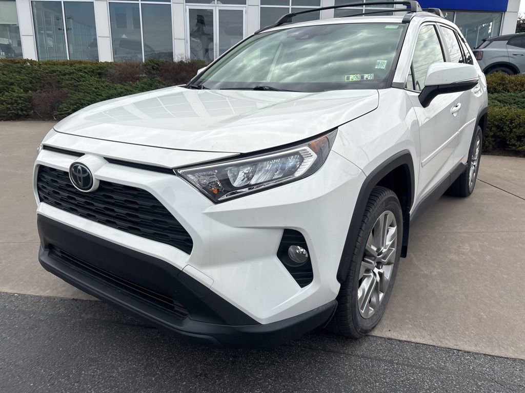 Used 2020 Toyota RAV4 XLE Premium image 2