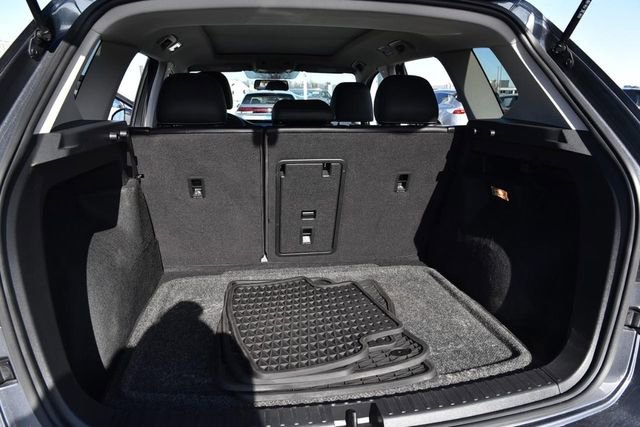 Certified 2022 Volkswagen Taos SE w/ Panoramic Sunroof Package image 25