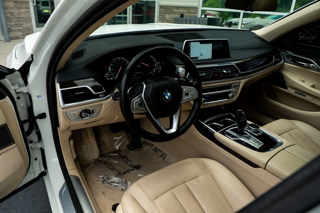 Used 2018 BMW 740i RWD image 23