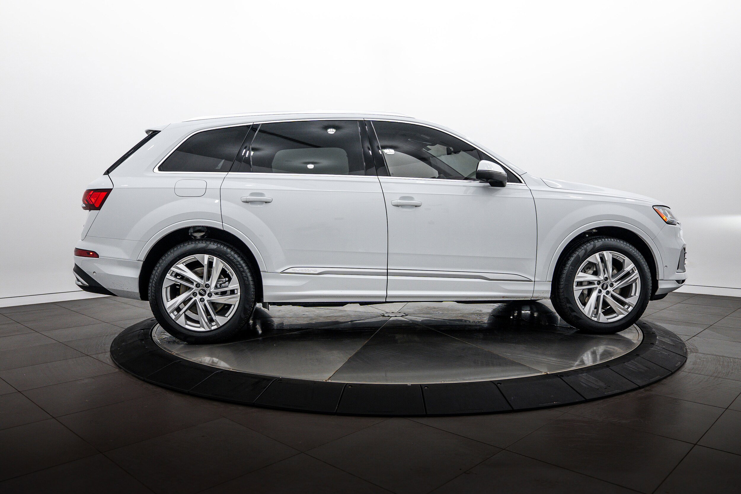 Certified 2023 Audi Q7 3.0T Premium Plus w/ Premium Plus Package AWD/4WD image 3