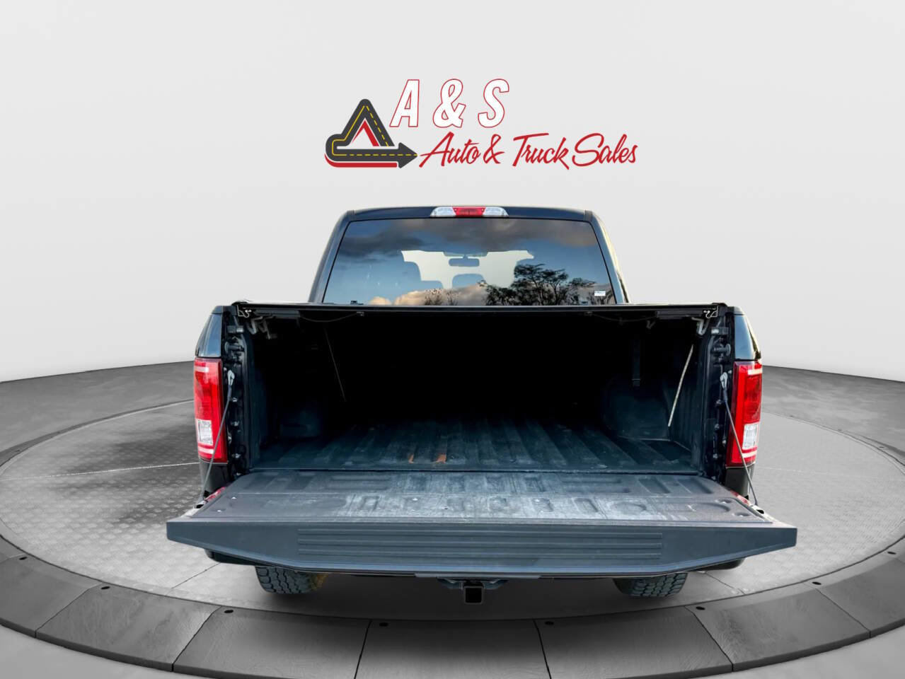 Used 2016 Ford F150 XLT w/ Equipment Group 301A Mid image 19