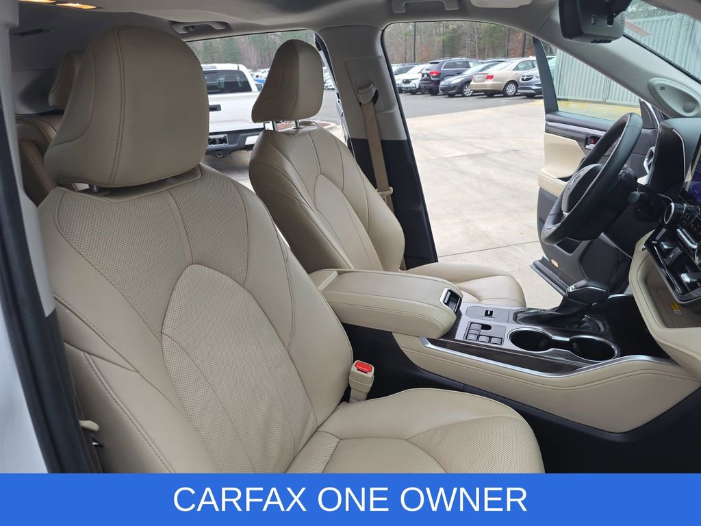 Used 2024 Toyota Highlander Limited image 10