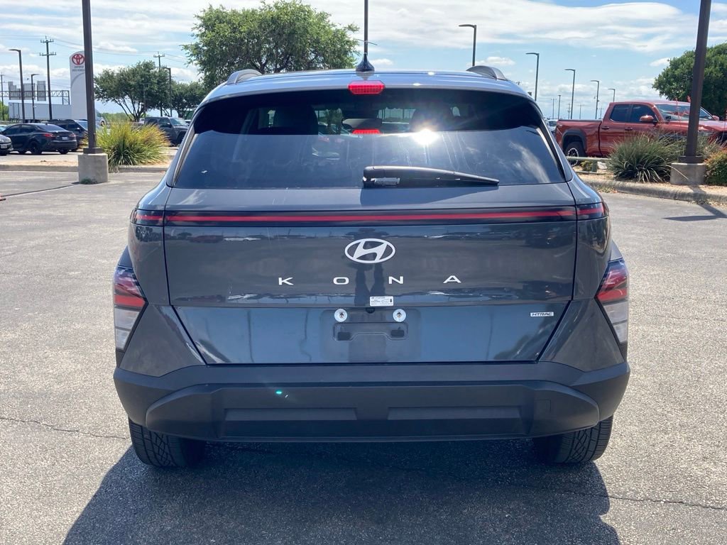 Used 2025 Hyundai Kona SEL image 6