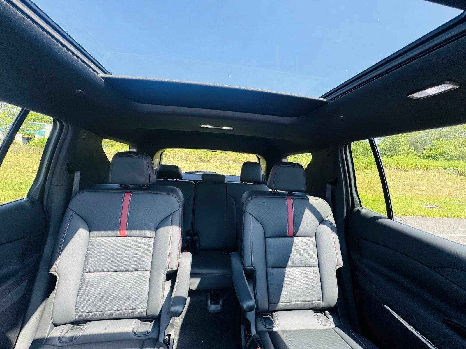 Used 2024 Chevrolet Traverse RS image 45