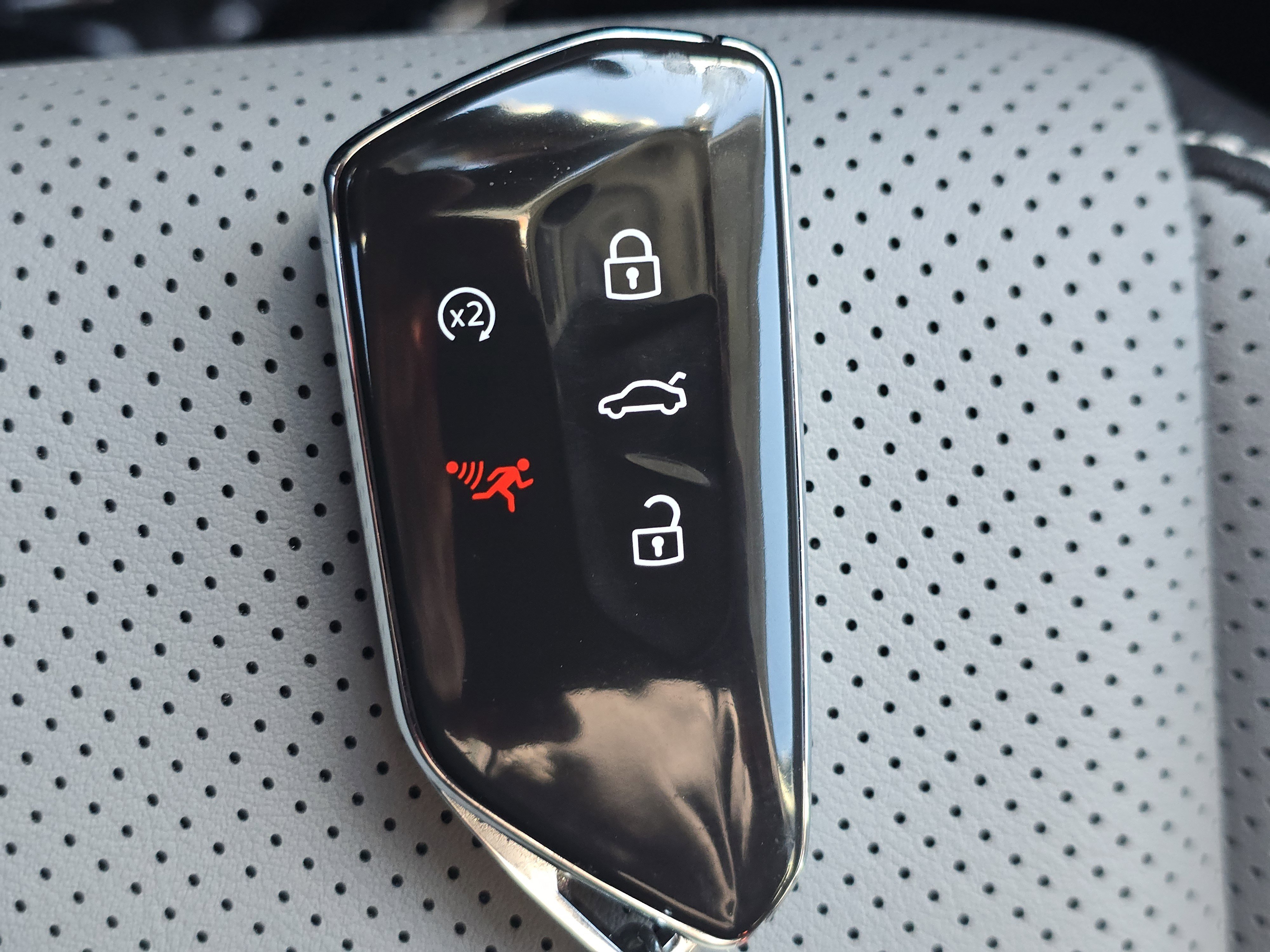 New 2026 Volkswagen Tiguan SE image 28