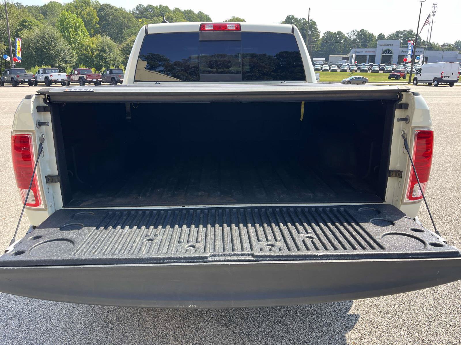 Used 2016 RAM 1500 Laramie Longhorn w/ Convenience Group AWD/4WD image 11