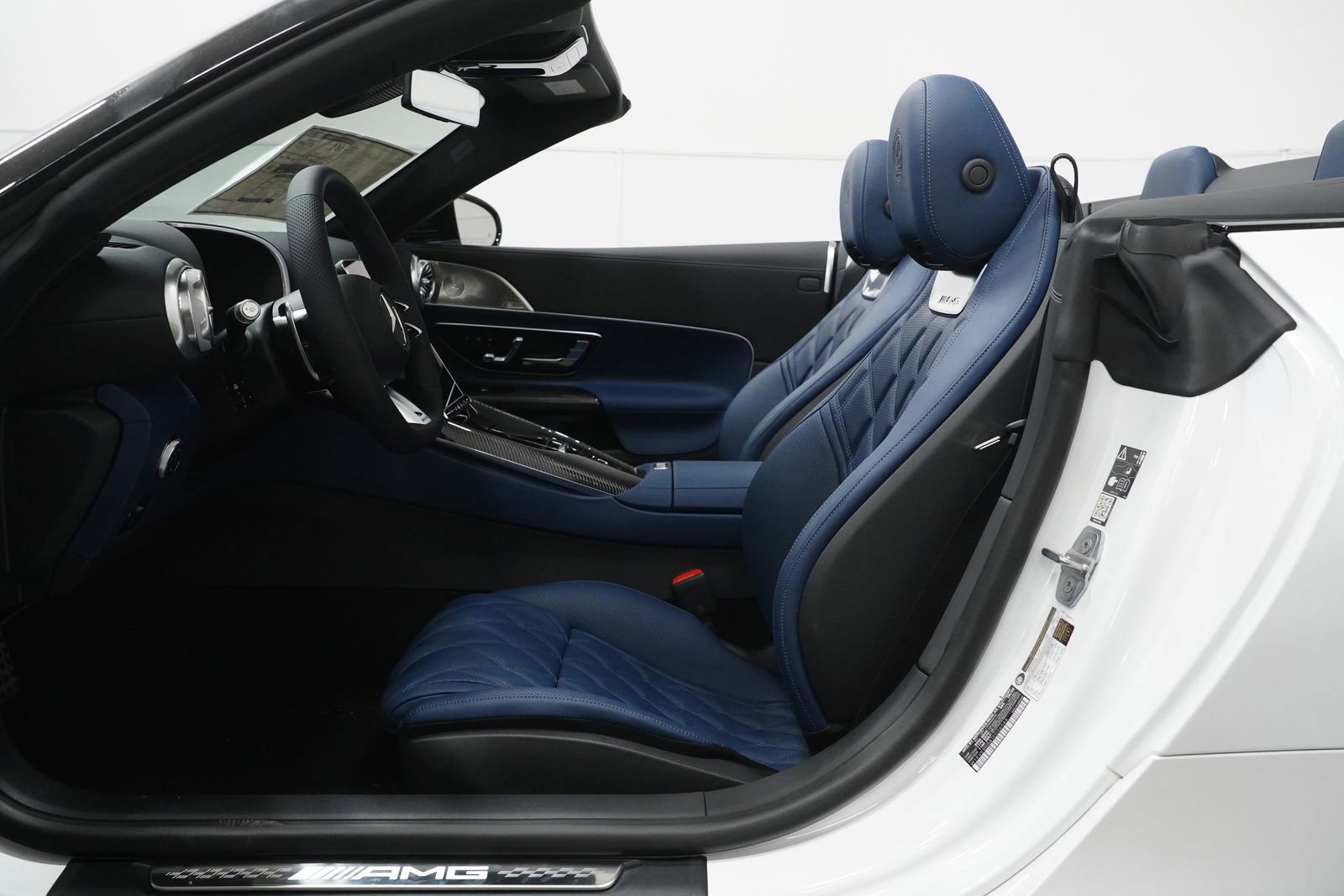 New 2026 Mercedes-Benz SL 63 AMG 4MATIC image 2