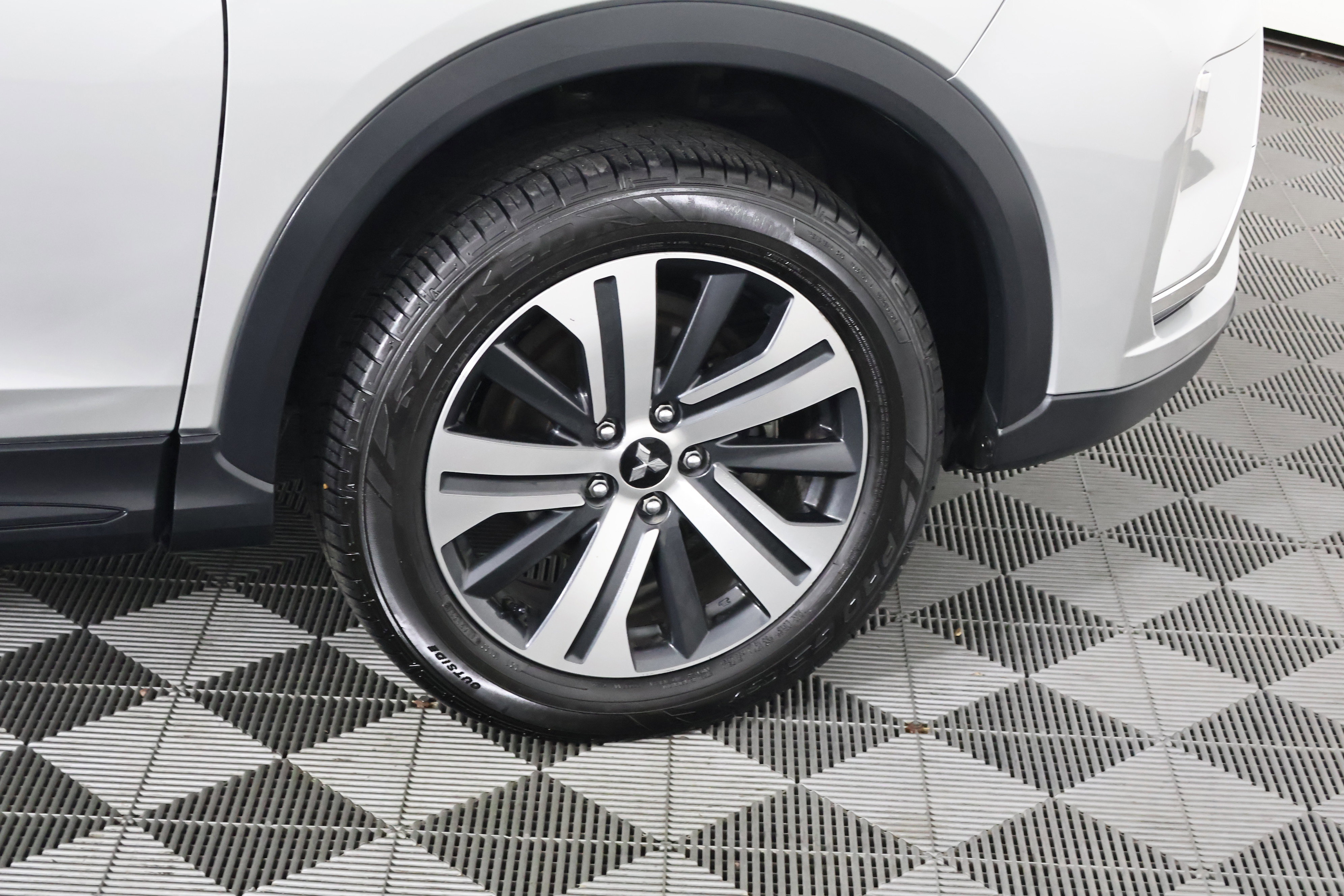 Used 2018 Mitsubishi Eclipse Cross LE image 51