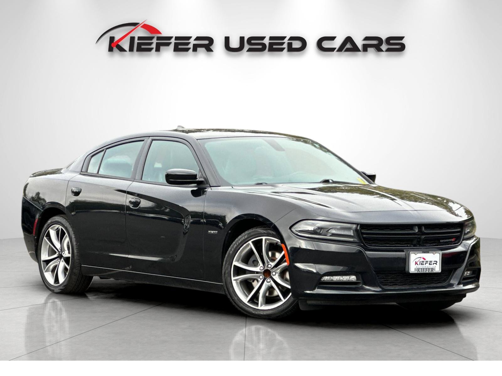 Used 2015 Dodge Charger R/T w/ Plus Group RWD image 2