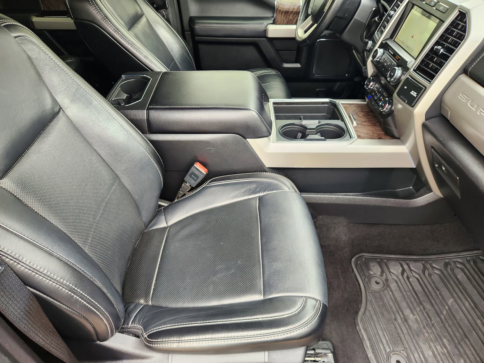 Used 2019 Ford F250 Lariat w/ Lariat Ultimate Package AWD/4WD image 14