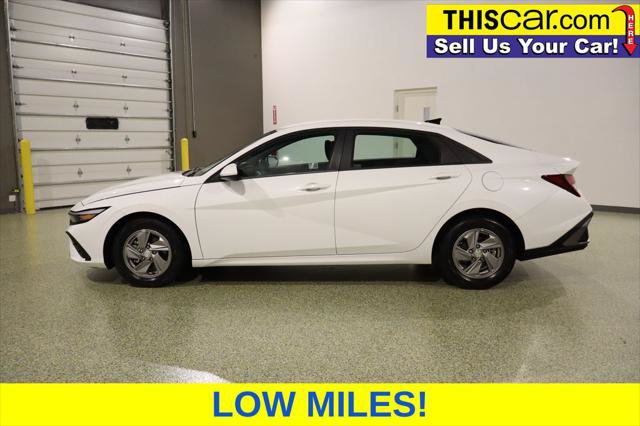 Used 2024 Hyundai Elantra SE FWD image 5