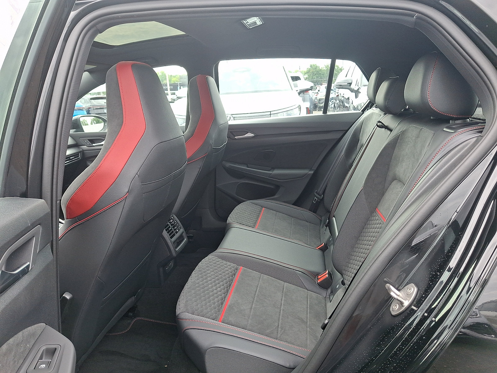 New 2026 Volkswagen GTI SE FWD image 5