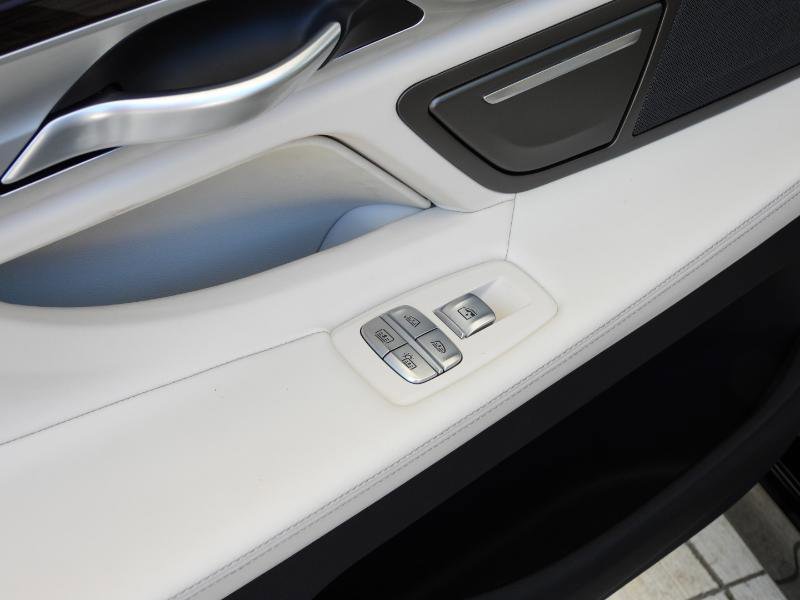 Used 2021 BMW 740i w/ Premium Package image 47