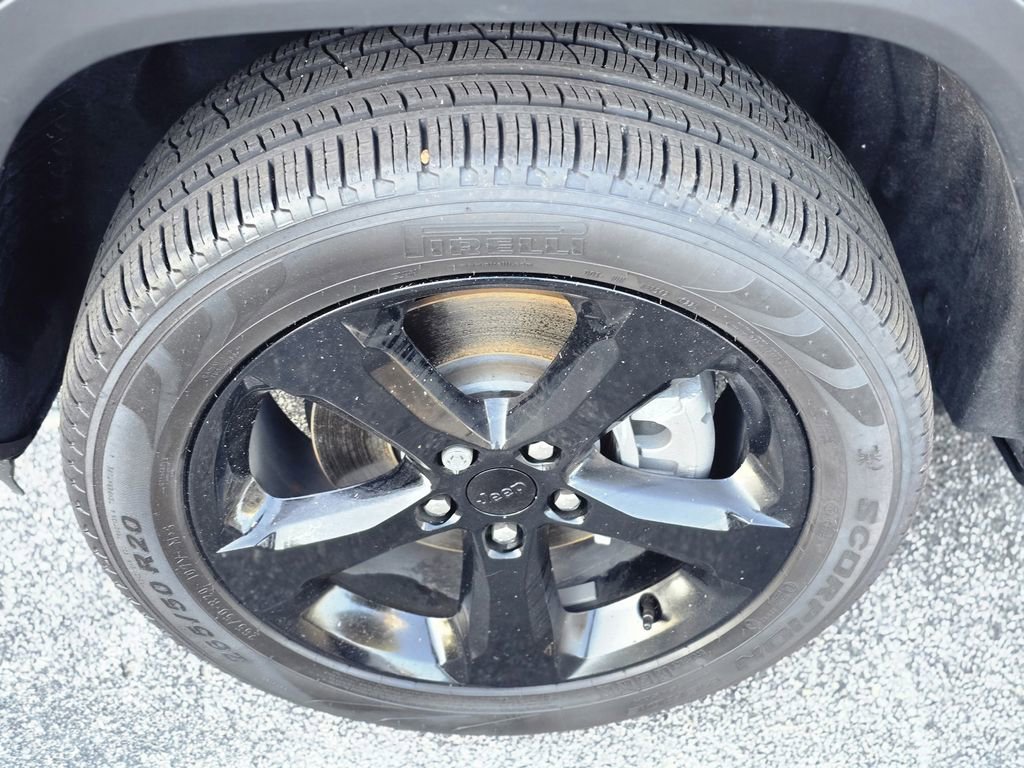 Used 2025 Jeep Grand Cherokee L Limited w/ Black Appearance Package image 6