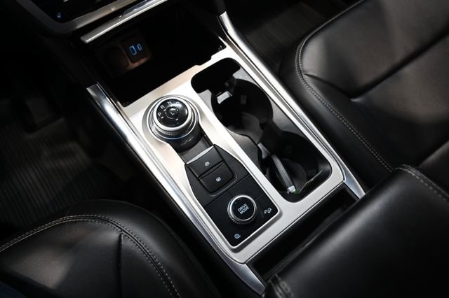 Used 2022 Ford Explorer XLT w/ Equipment Group 202A image 20