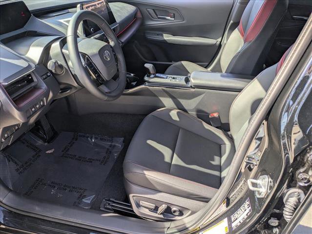 Used 2025 Toyota Prius Plug-In Hybrid image 13