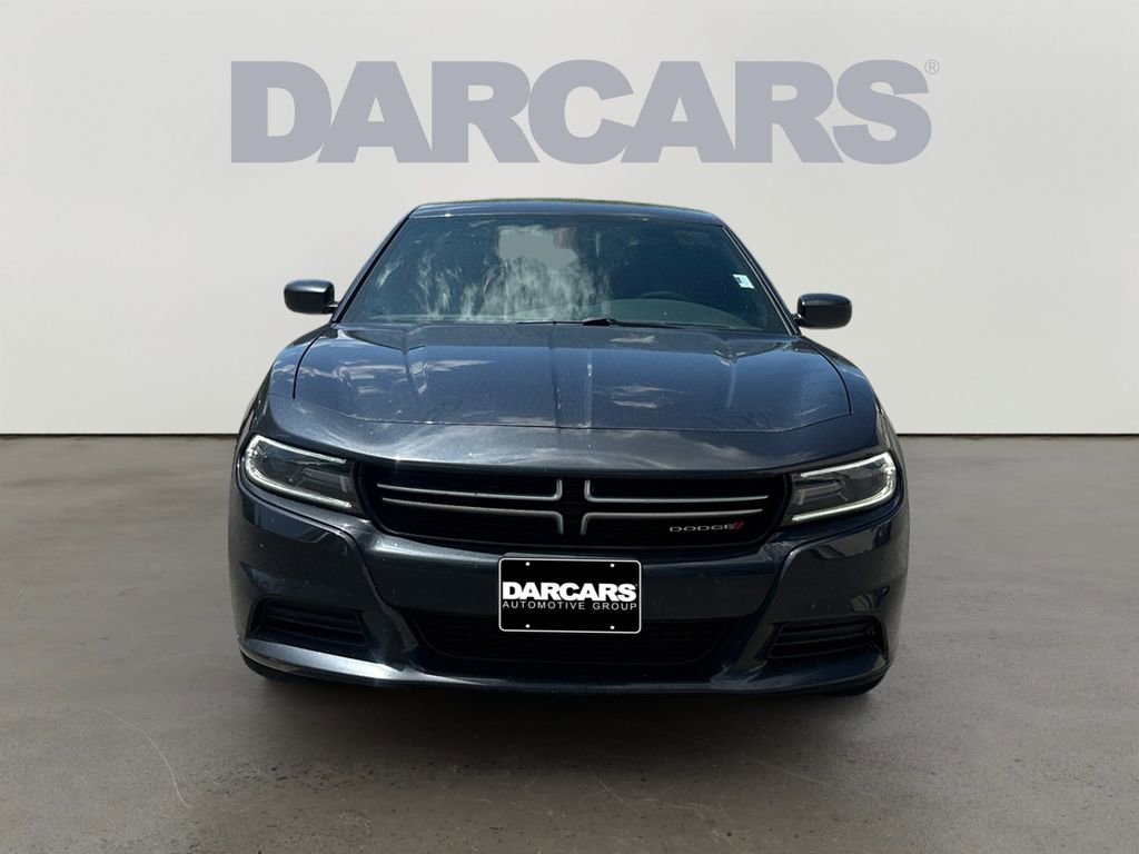 Used 2016 Dodge Charger SE RWD image 2