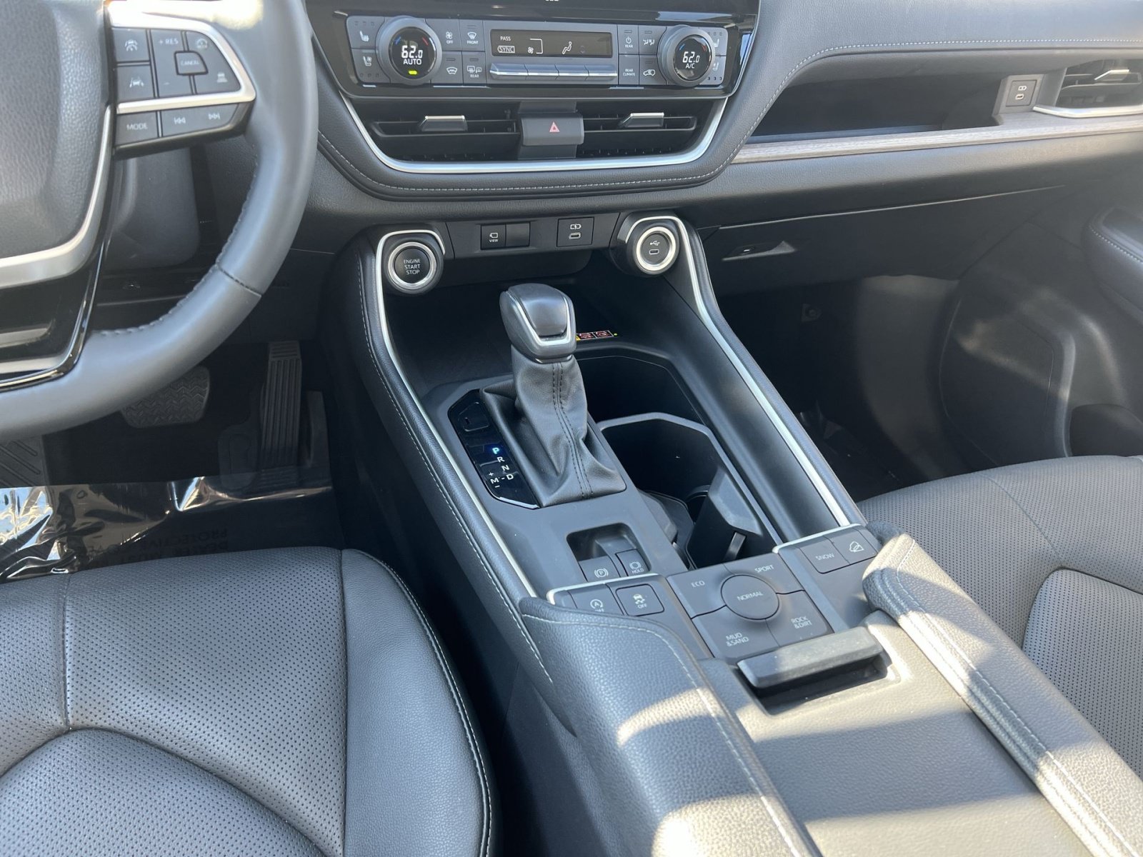 Used 2024 Toyota Grand Highlander AWD image 22