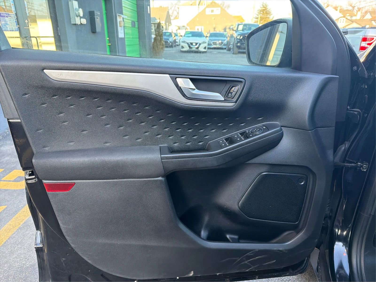 Used 2020 Ford Escape SE image 19