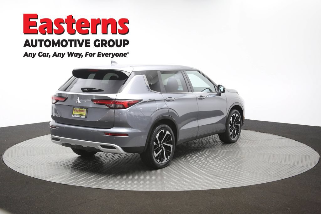 Used 2024 Mitsubishi Outlander SE FWD image 39