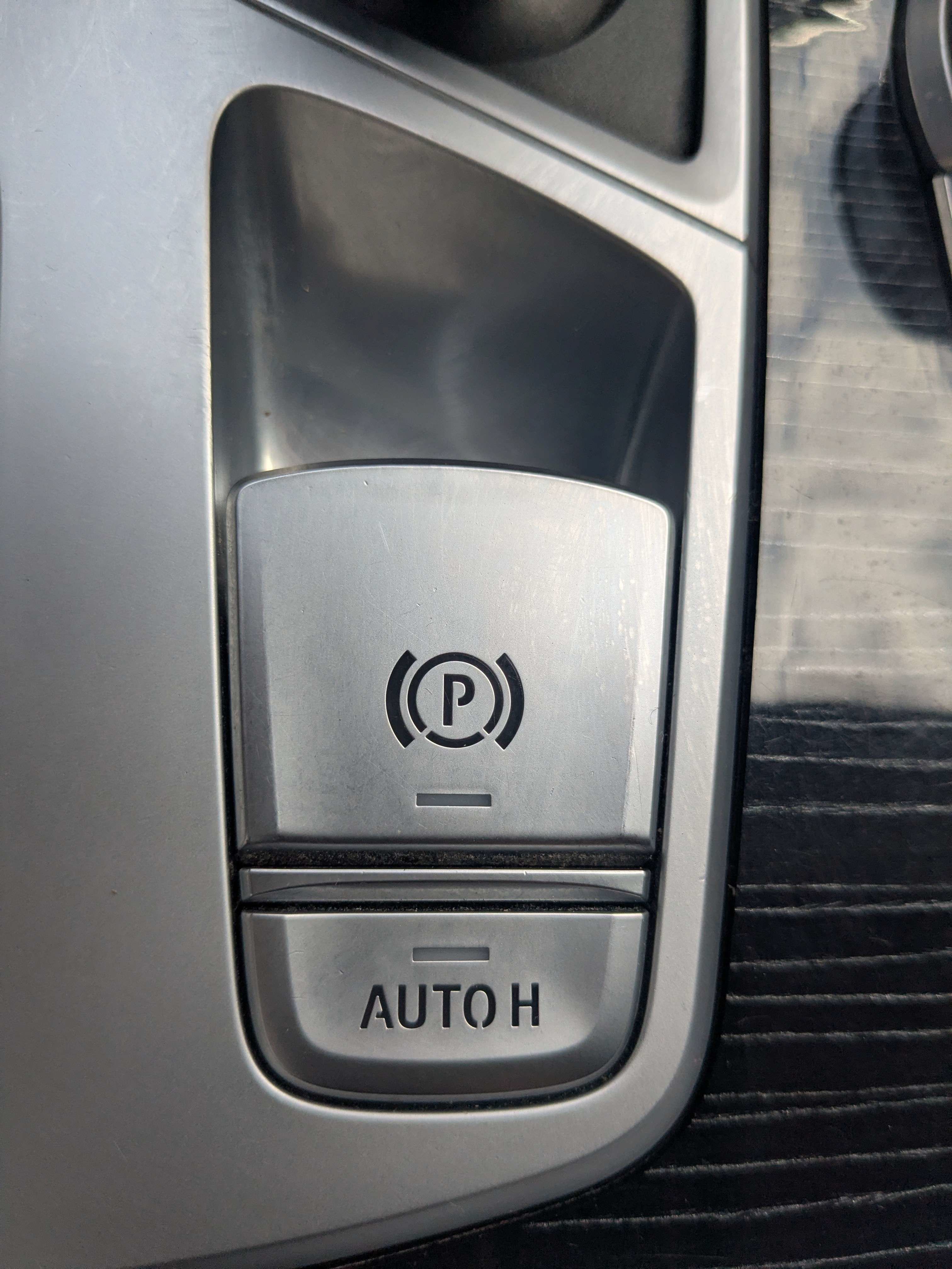 Used 2022 BMW 750Li xDrive AWD/4WD image 27