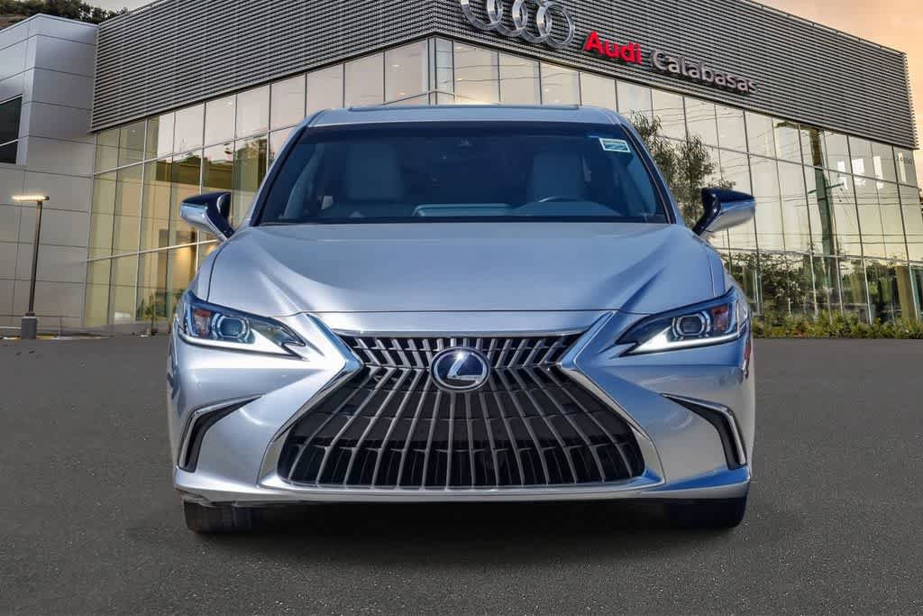 Used 2025 Lexus ES 300h w/ Premium Package FWD image 2