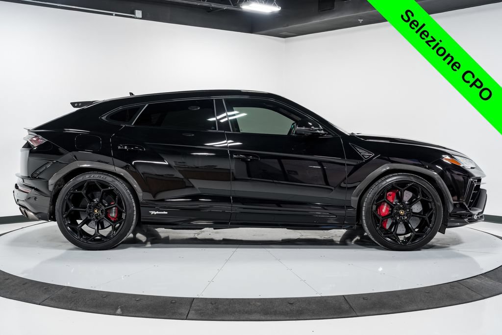 Used 2023 Lamborghini Urus Performante AWD/4WD image 2