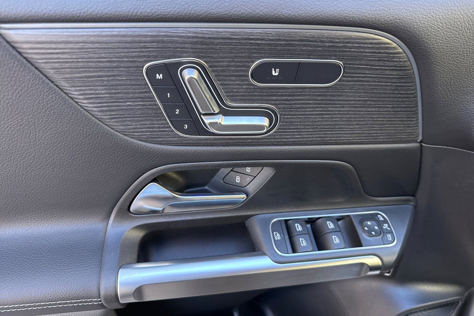 New 2026 Mercedes-Benz GLB 250 image 24