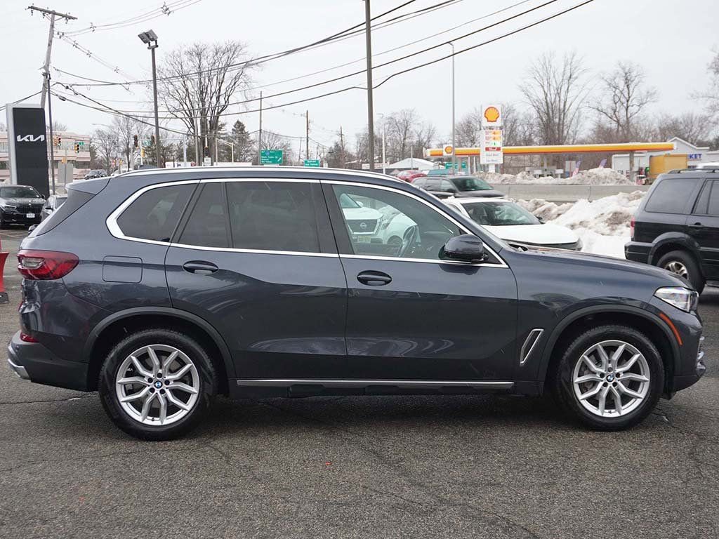 Used 2022 BMW X5 xDrive40i w/ Premium Package AWD/4WD image 22
