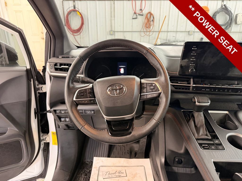 Used 2023 Toyota Sienna XSE image 15