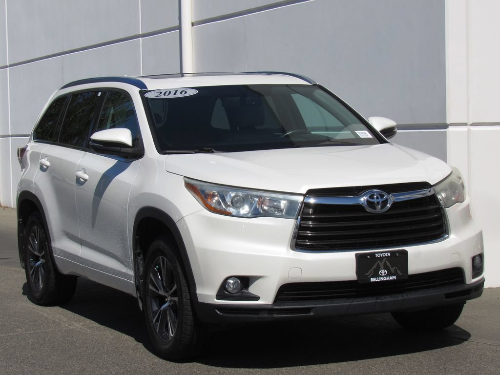 Certified 2016 Toyota Highlander XLE AWD/4WD image 2