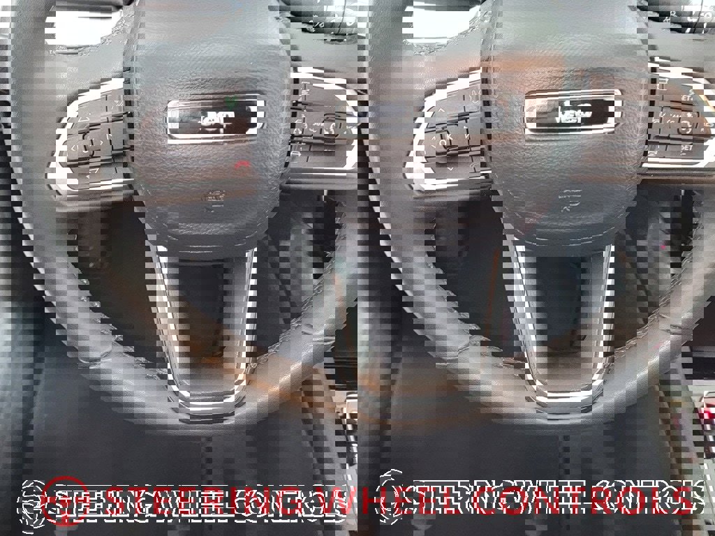 Used 2023 Jeep Compass Limited image 17