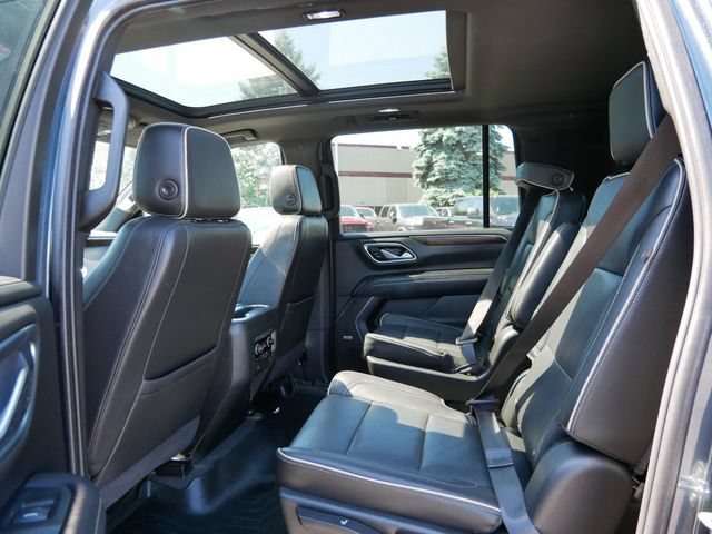 Used 2021 Chevrolet Suburban Premier w/ Premium Package AWD/4WD image 18