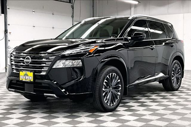 Used 2025 Nissan Rogue Platinum w/ Platinum Premium Package image 12