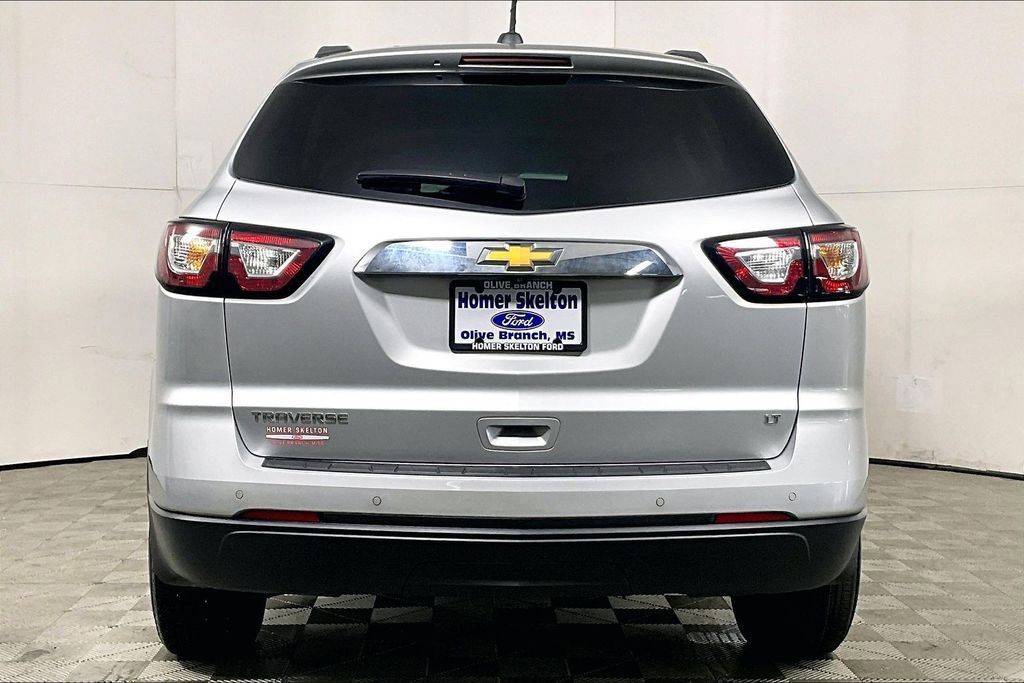 Used 2017 Chevrolet Traverse LT image 4
