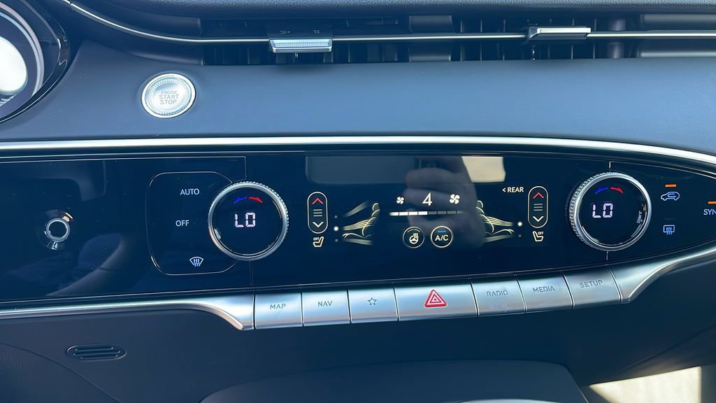 New 2025 Genesis GV70 2.5T w/ Select Package image 22