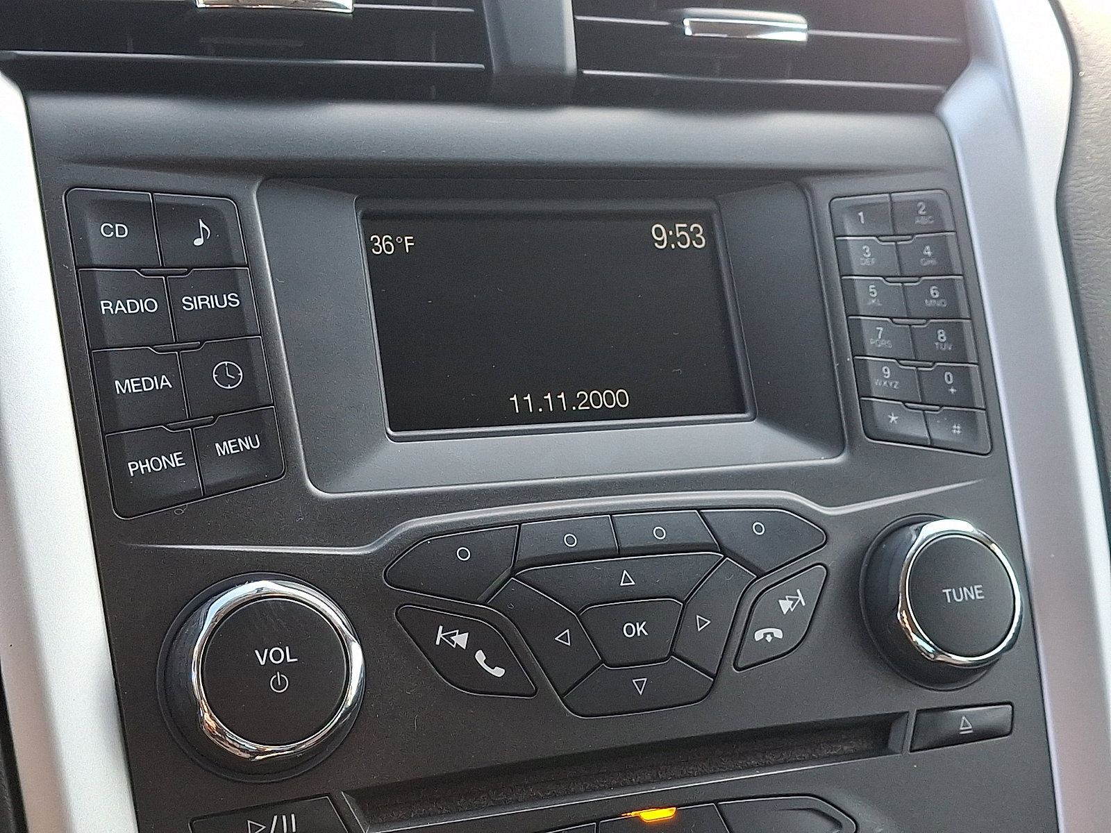 Used 2016 Ford Fusion SE w/ Equipment Group 201A image 16