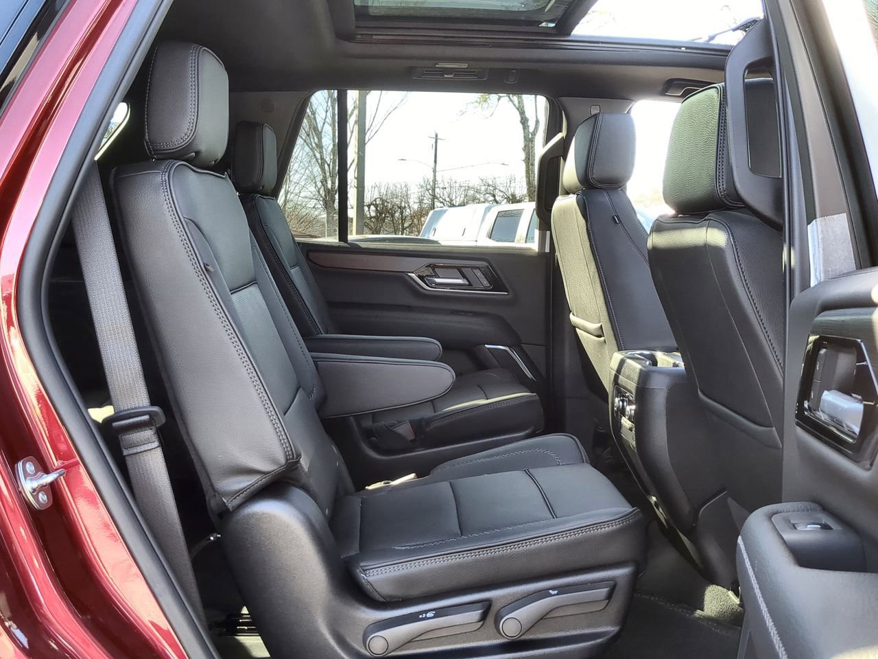 New 2026 GMC Yukon Denali w/ Sun & Power Step Package image 28