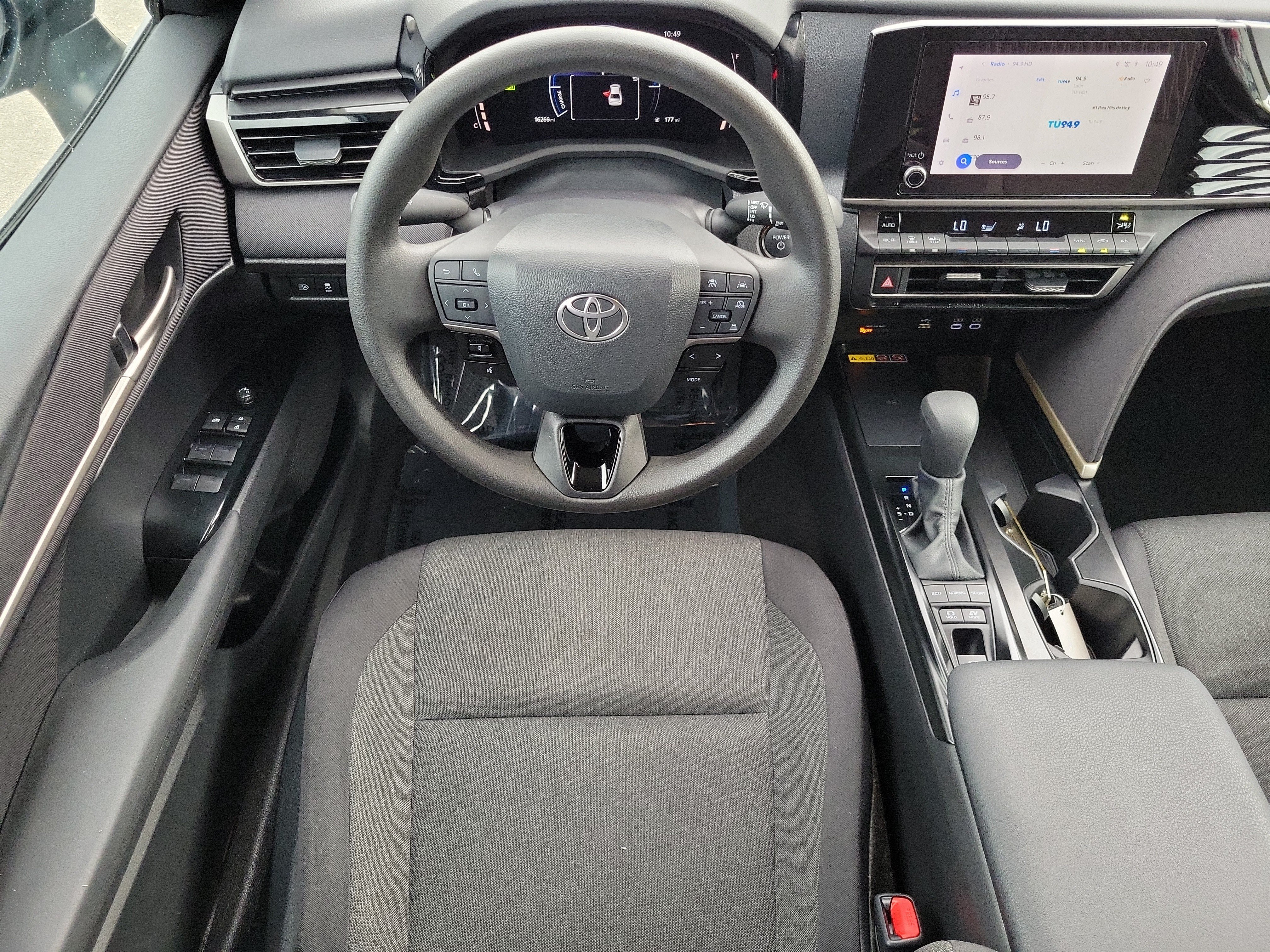 Used 2025 Toyota Camry LE w/ Convenience Package FWD image 18