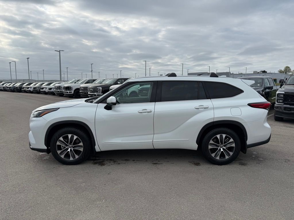 Used 2022 Toyota Highlander XLE image 22
