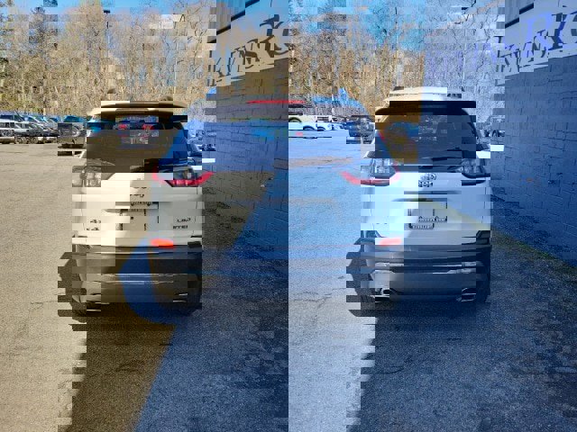 Used 2022 Jeep Cherokee Limited AWD/4WD image 7