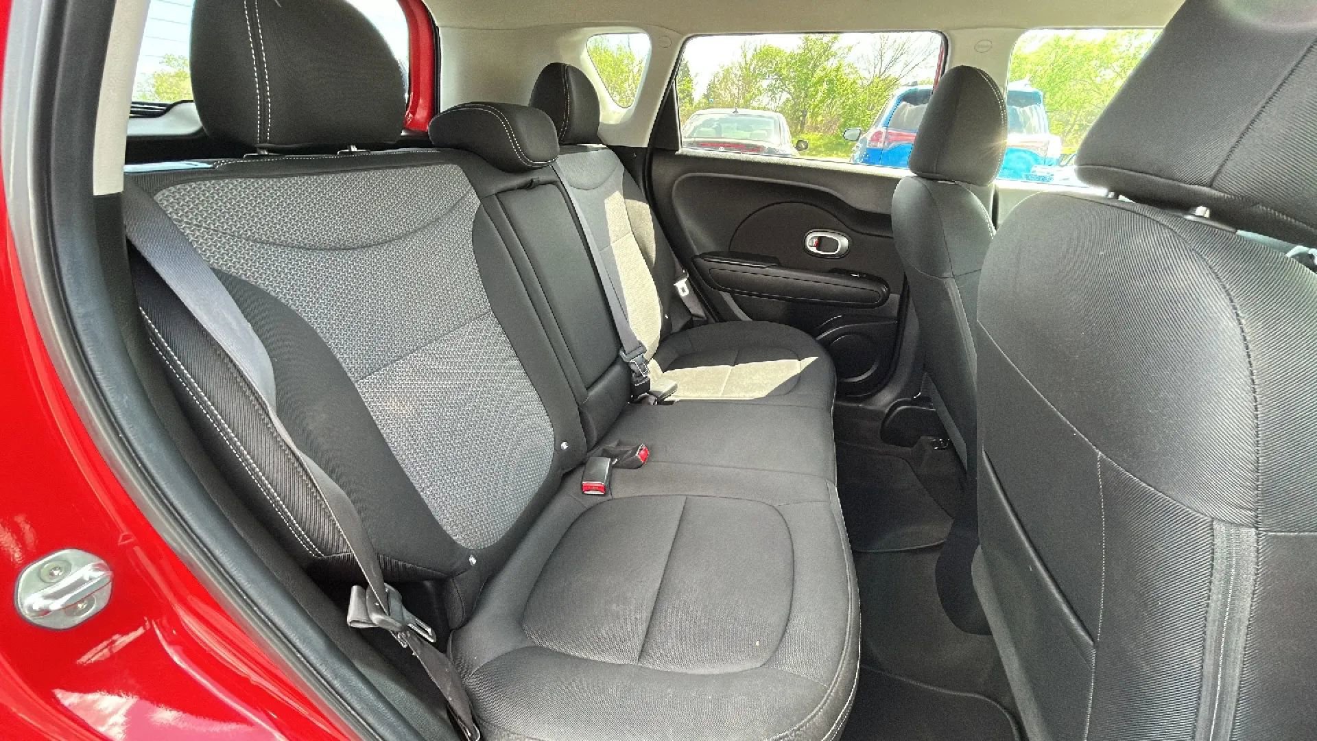 Used 2017 Kia Soul + FWD image 30
