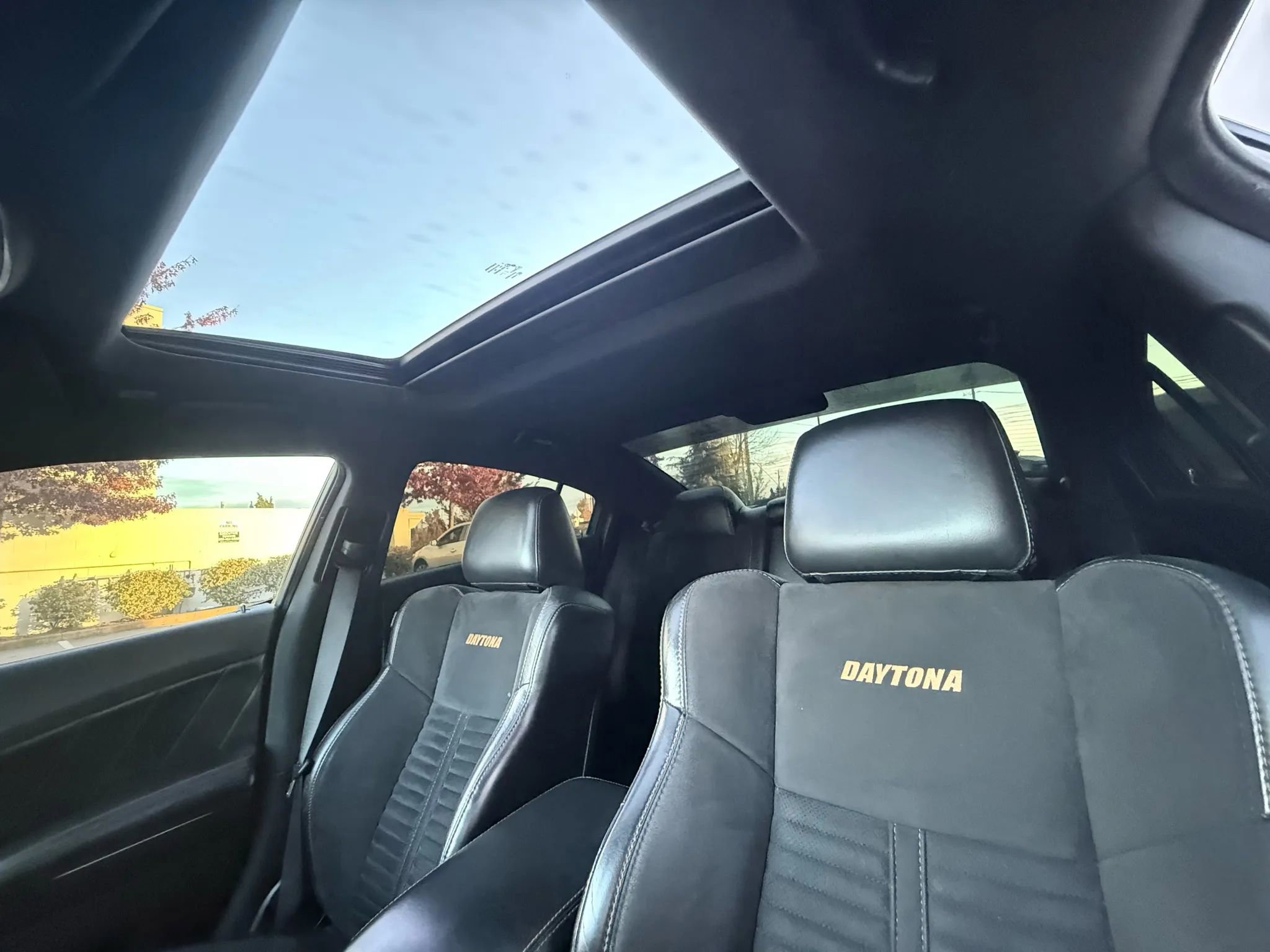 Used 2018 Dodge Charger R/T image 11