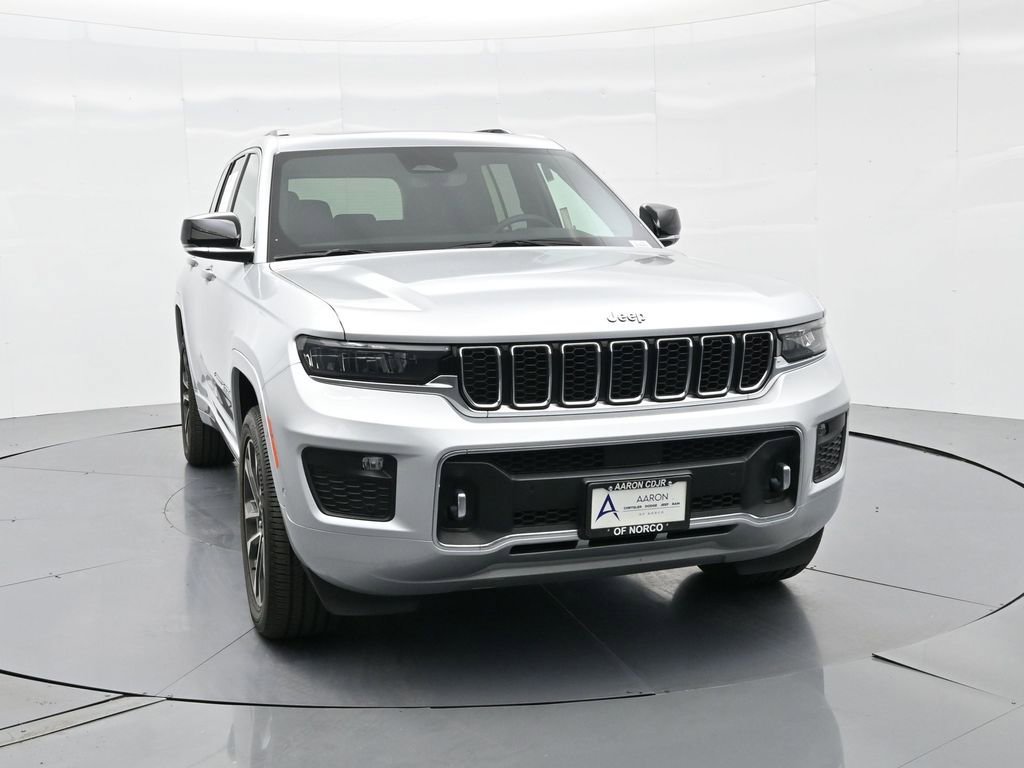 Used 2023 Jeep Grand Cherokee Overland image 3