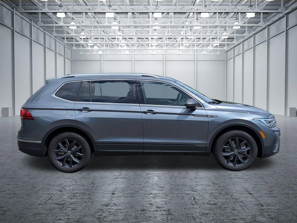 Certified 2024 Volkswagen Tiguan SE w/ Panoramic Sunroof Package image 6