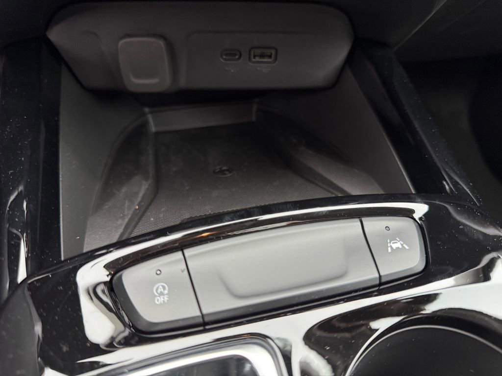 New 2026 Chevrolet Trax LT w/ Sunroof Package image 18