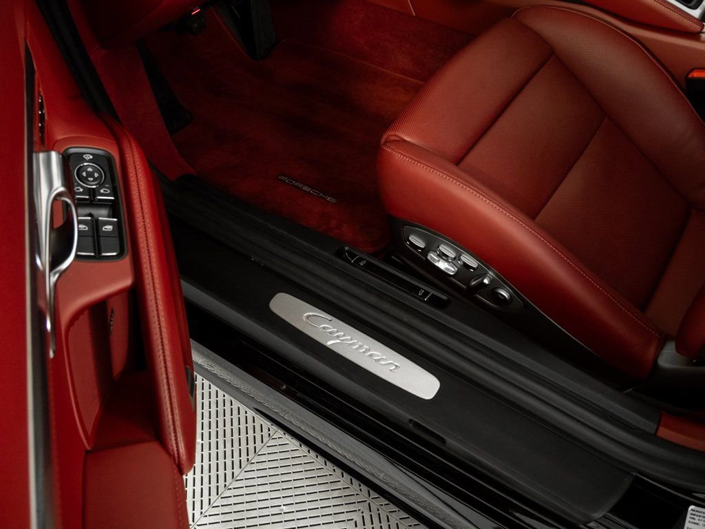 Certified 2024 Porsche 718 Cayman Style Edition image 8