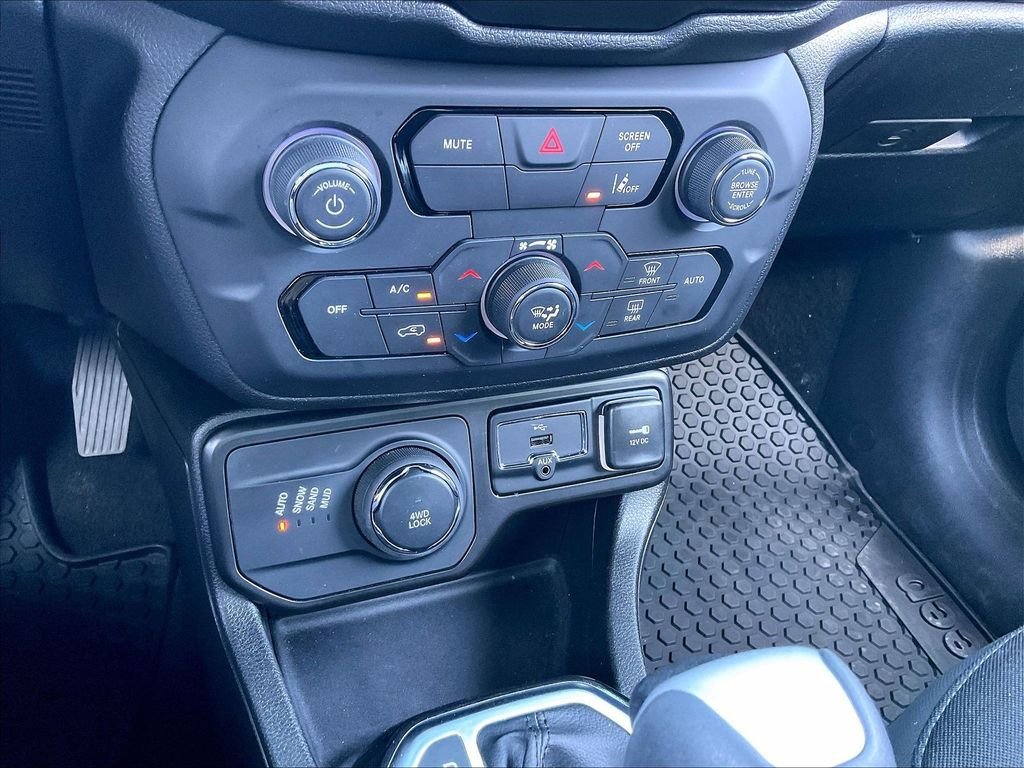 Used 2022 Jeep Renegade Altitude w/ Convenience Group AWD/4WD image 24