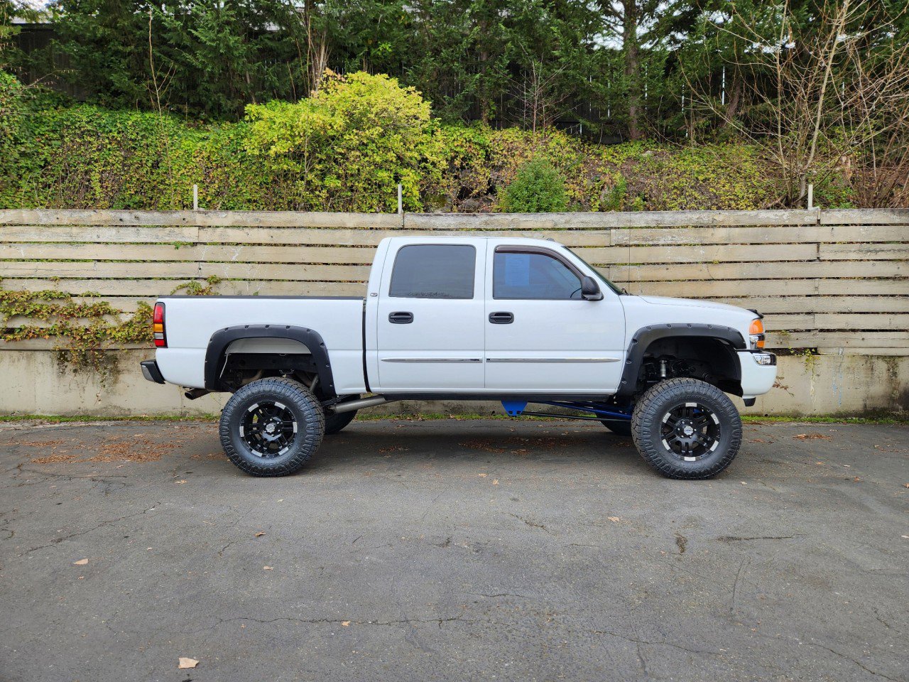 Used 2005 GMC Sierra 1500 SLT w/ Light Duty Power Package image 9