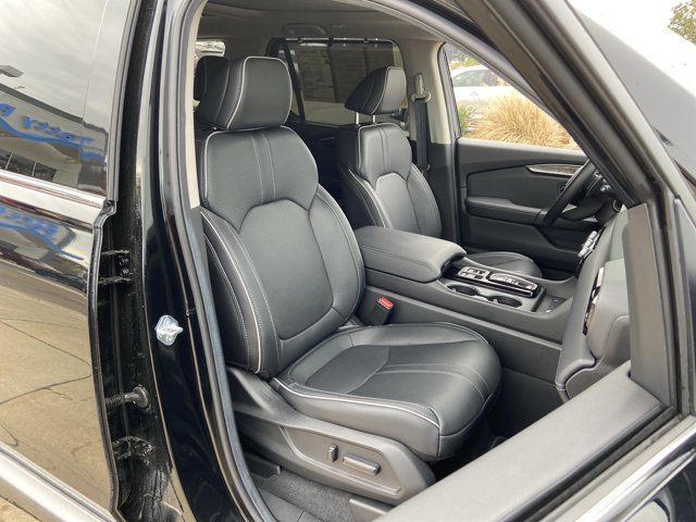 Used 2025 Honda Pilot Elite image 19